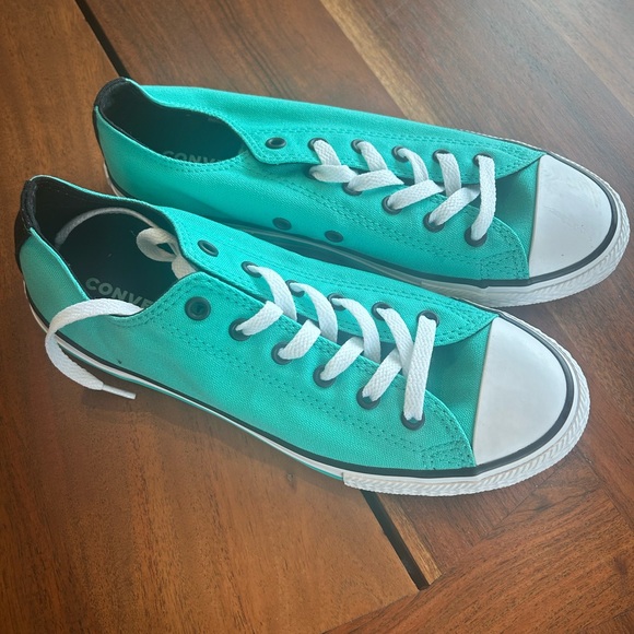 Converse Turquoise Low-Top Sneakers with White Laces - Picture 1 of 4